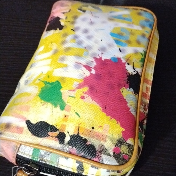 L.A.M.B - Picture 4 of 12